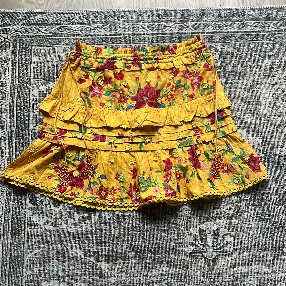 FARM RIO
Flower Dream Ruffle Mini Skirt - Picture 2 of 9